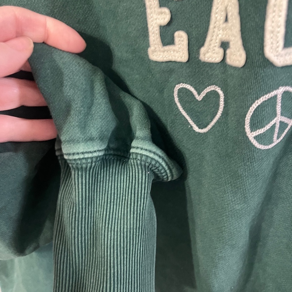 American Eagle Medium Crew Neck Pullover Peace Sweatshirt Green - Picture 4 of 8